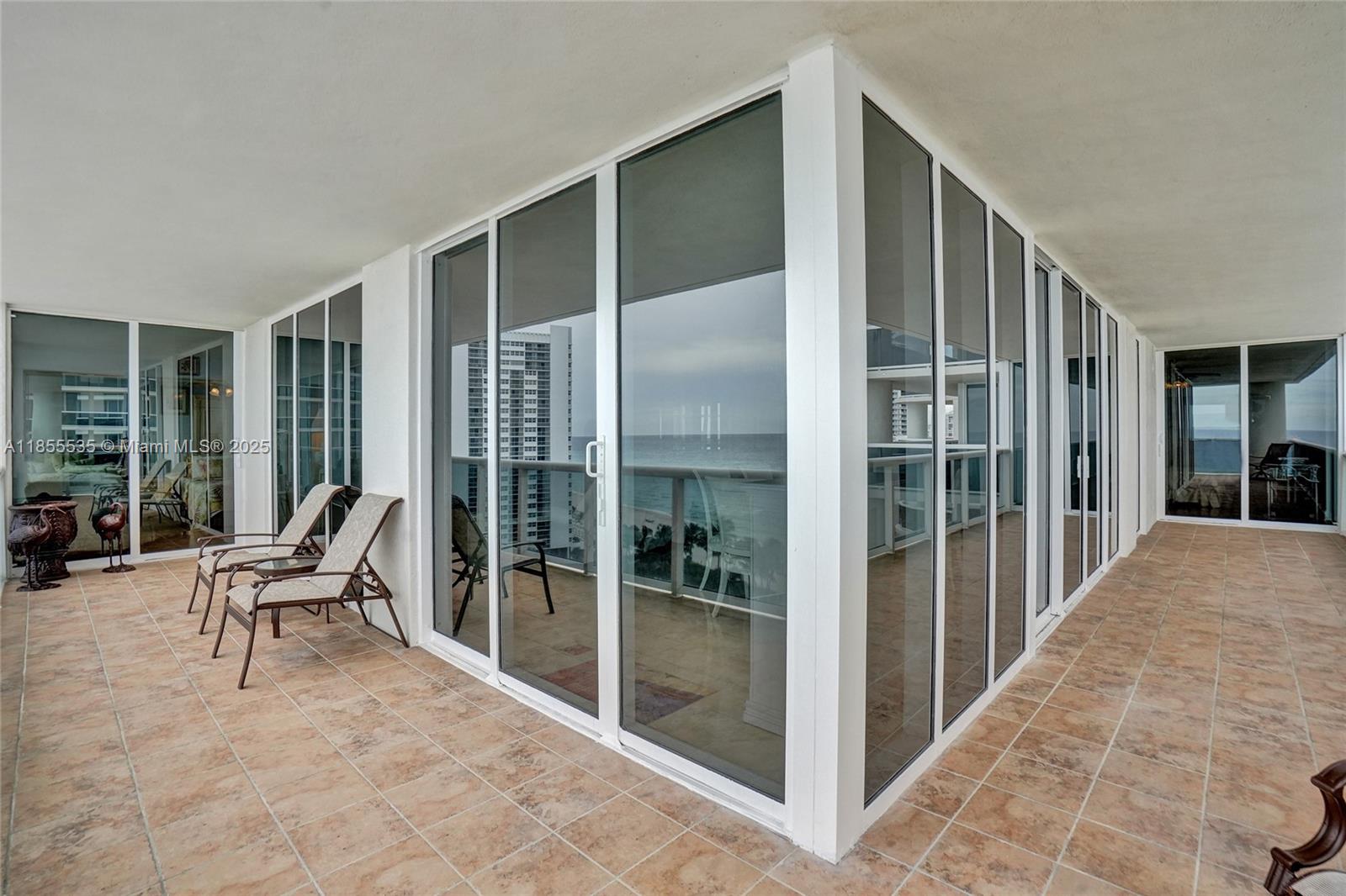 See details 1201 3 / 3 2078 sq. ft. $ 2025-08-08 0 Photo