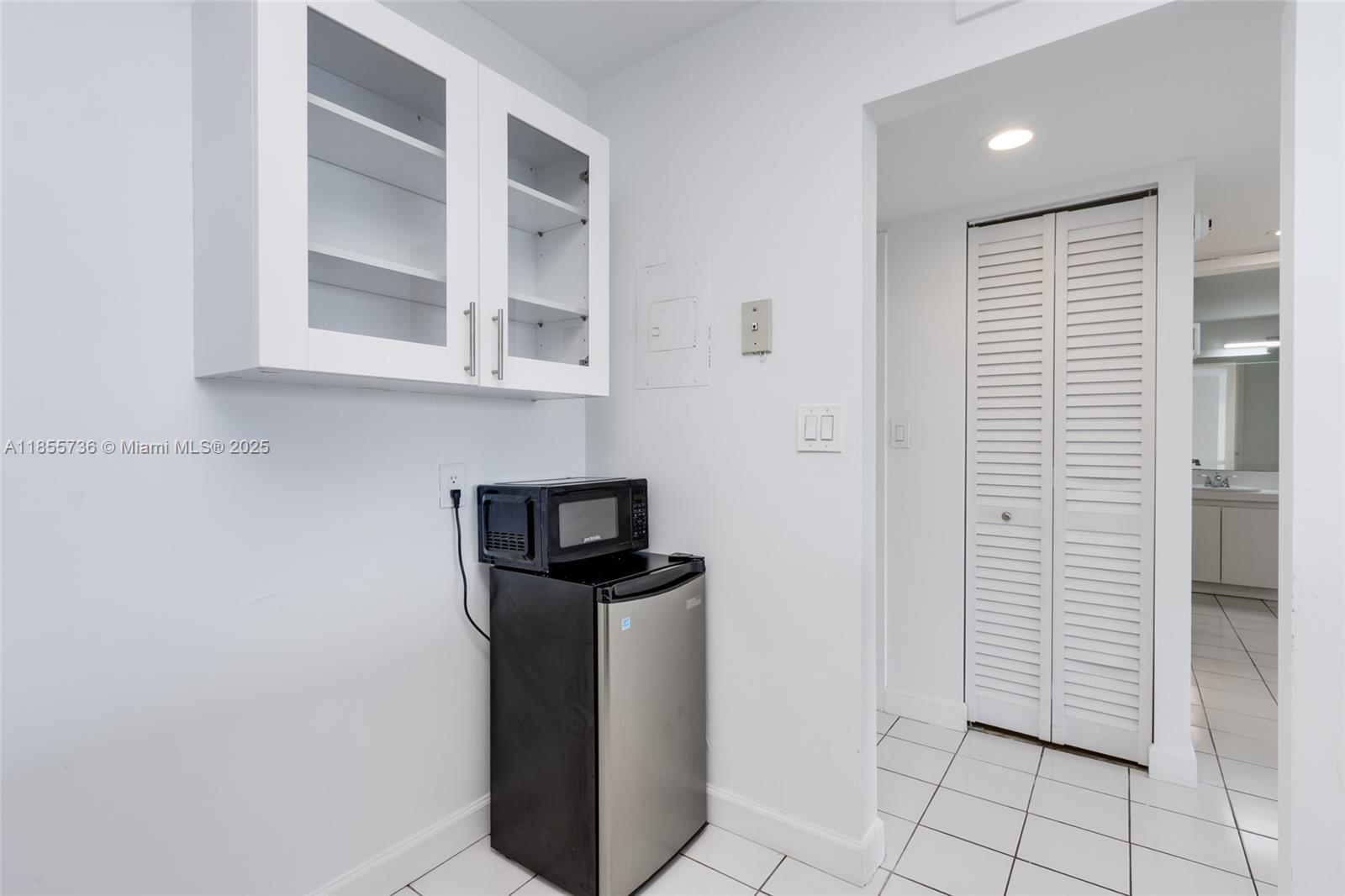 1102 1 / 2 991 sq. ft. $ 2025-08-09 0 Photo