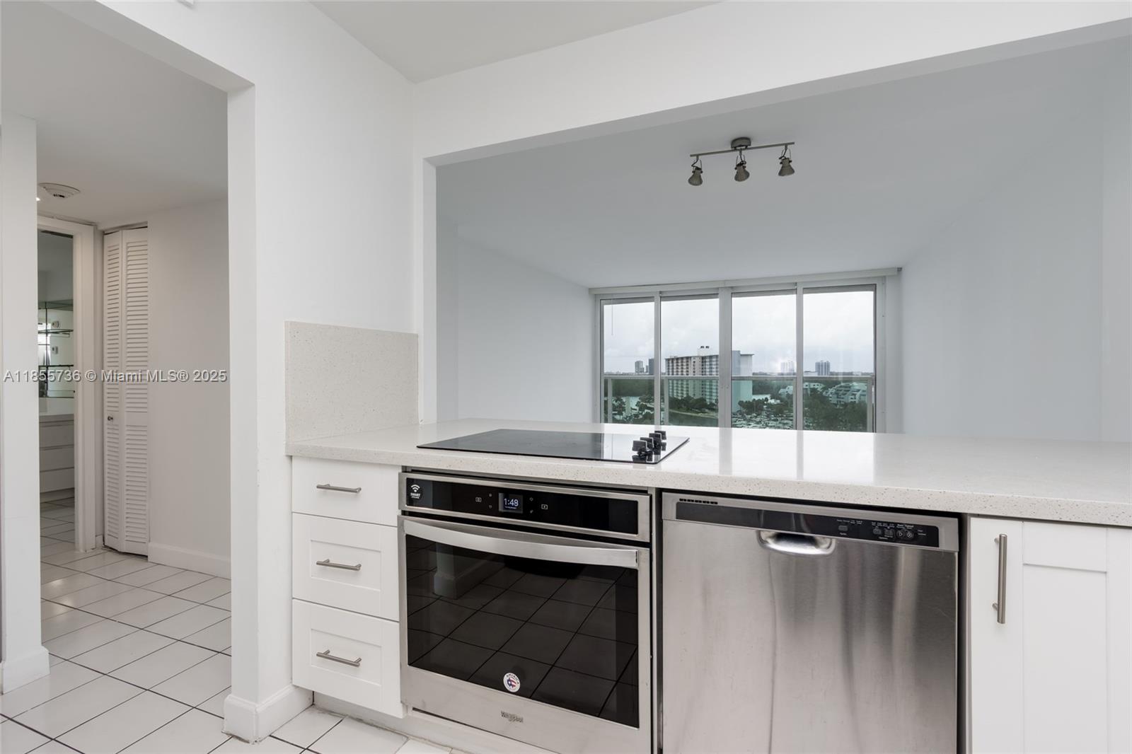 1102 1 / 2 991 sq. ft. $ 2025-08-09 0 Photo
