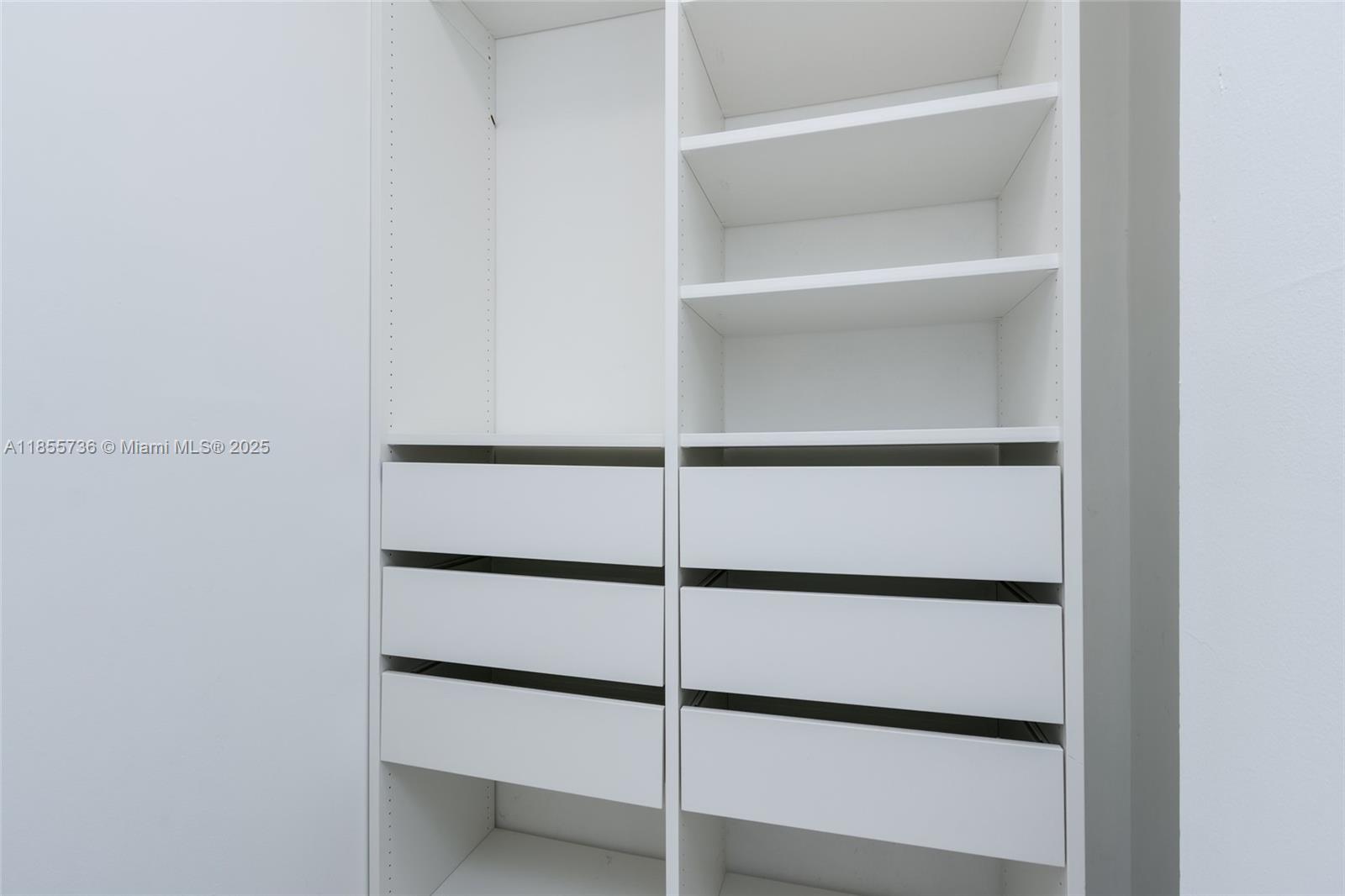 1102 1 / 2 991 sq. ft. $ 2025-08-09 0 Photo