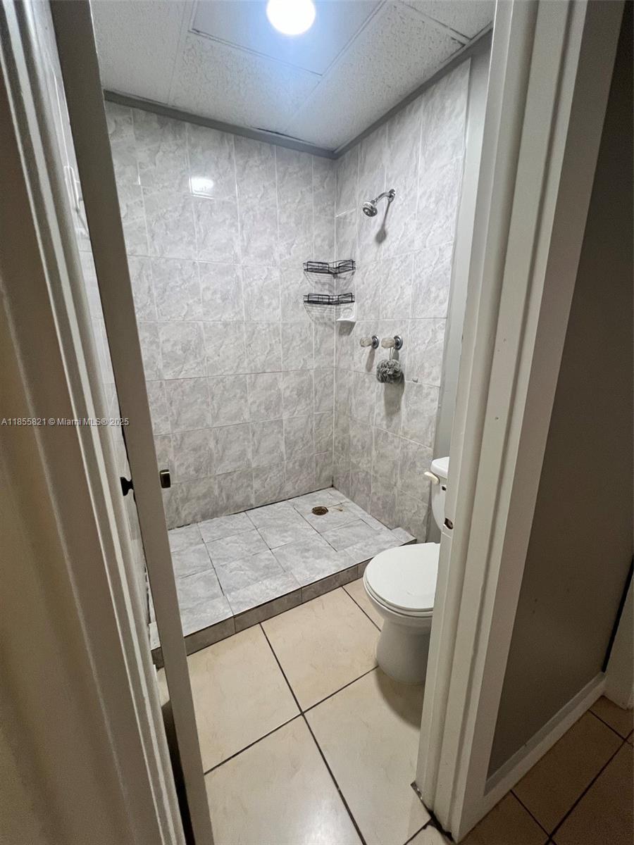 6  /   sq. ft. $ 2025-08-09 0 foto
