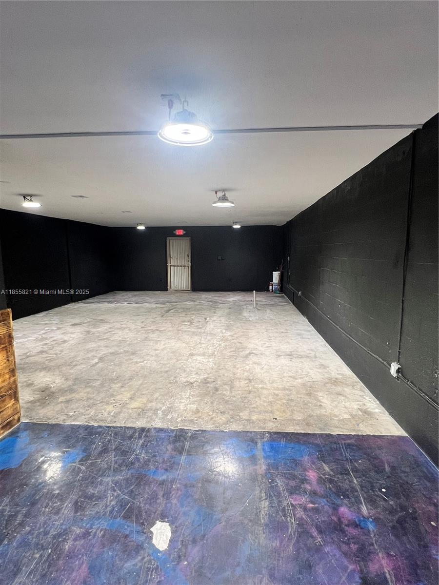 6  /   sq. ft. $ 2025-08-09 0 foto