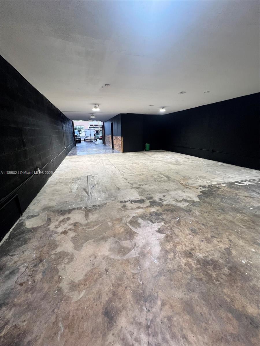 6  /   sq. ft. $ 2025-08-09 0 foto