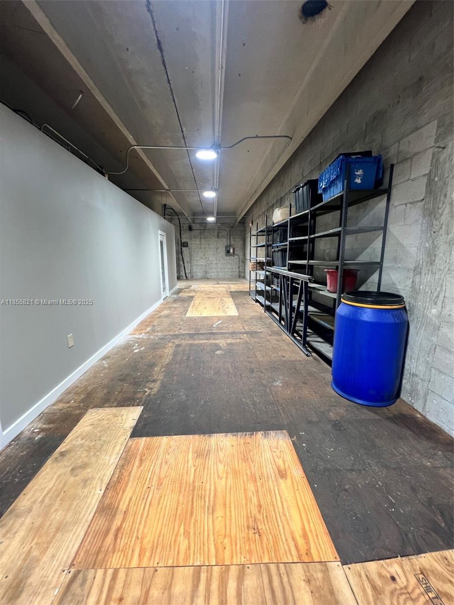 6  /   sq. ft. $ 2025-08-09 0 foto