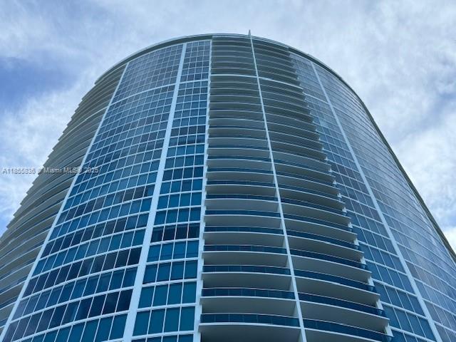 Photo of 2711 Ocean Dr  #3404, Hollywood, Florida, 33019 - 
