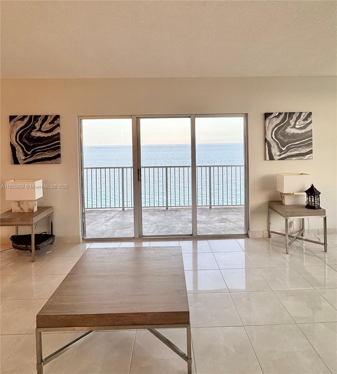 22E 3 / 3 1780 sq. ft. $ 2025-08-09 0 foto
