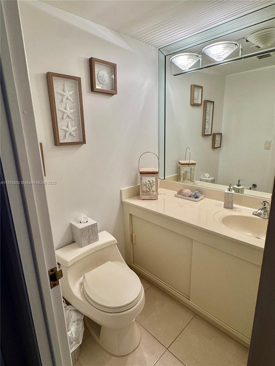 22E 3 / 3 1780 sq. ft. $ 2025-08-09 0 foto