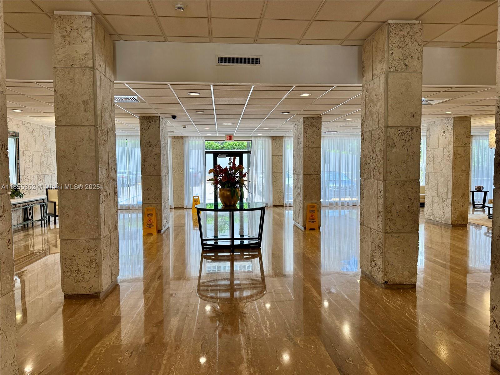 22E 3 / 3 1780 sq. ft. $ 2025-08-09 0 foto