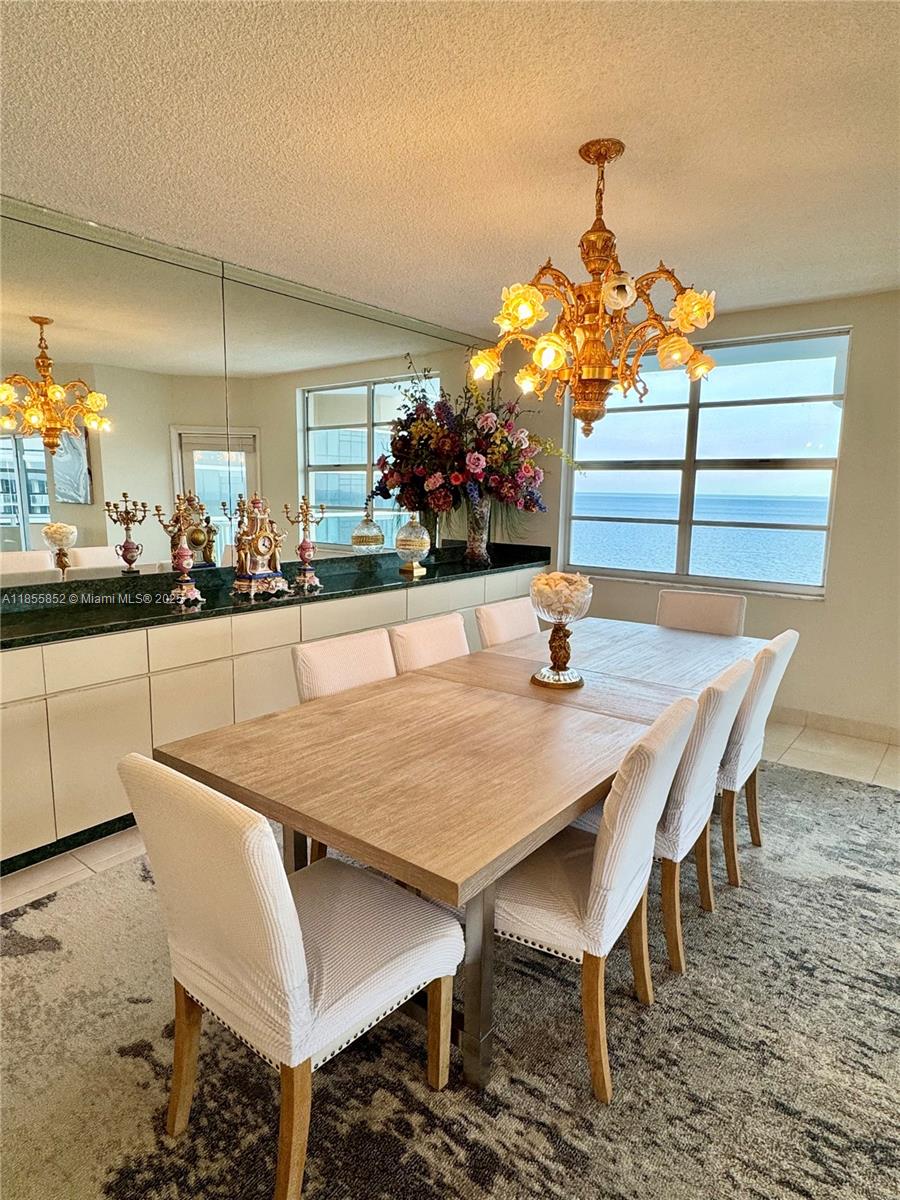 22E 3 / 3 1780 sq. ft. $ 2025-08-09 0 foto