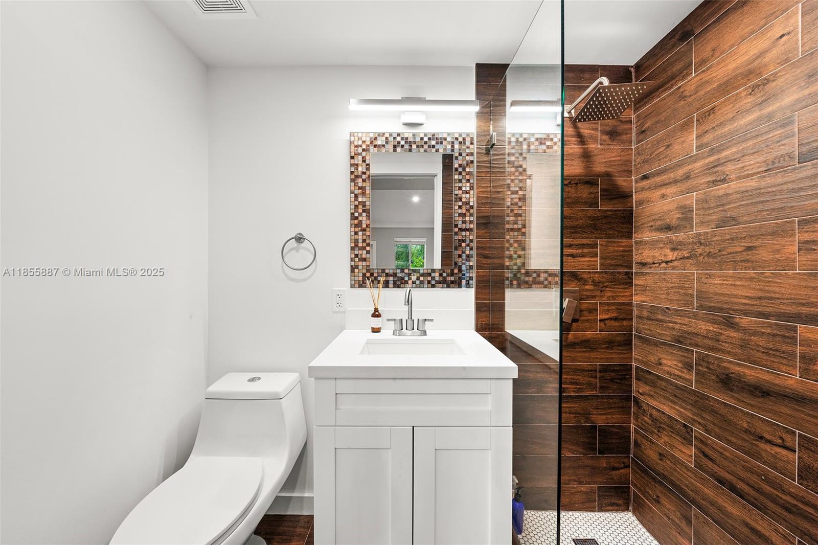 See details / 2819 sq. ft. $ 2025-08-09 0 Photo