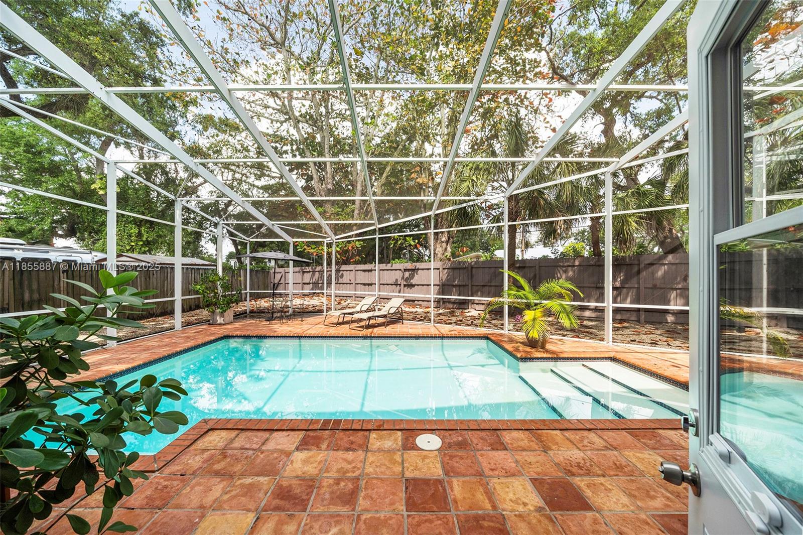 See details / 2819 sq. ft. $ 2025-08-09 0 Photo
