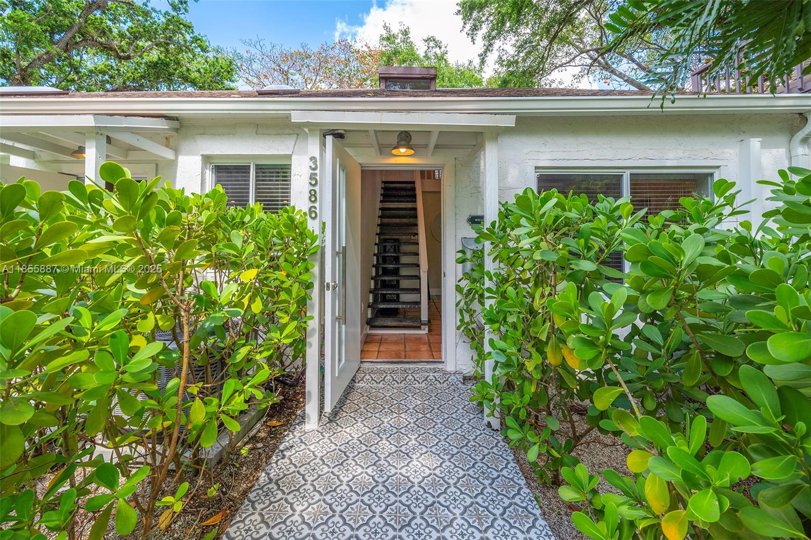 See details / 2819 sq. ft. $ 2025-08-09 0 Photo