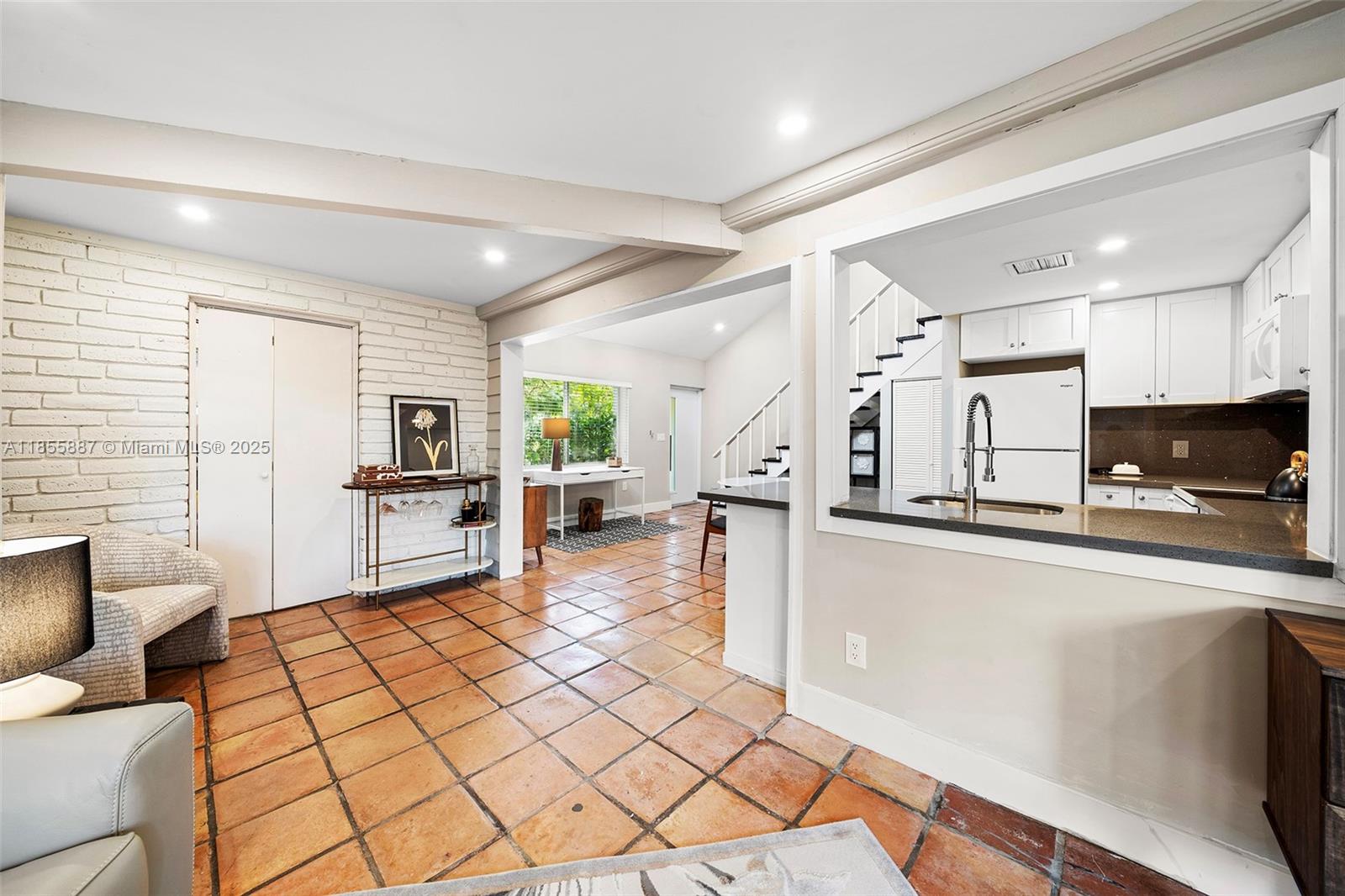 See details / 2819 sq. ft. $ 2025-08-09 0 Photo