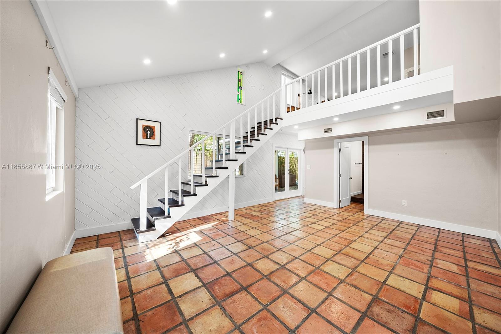 See details / 2819 sq. ft. $ 2025-08-09 0 Photo