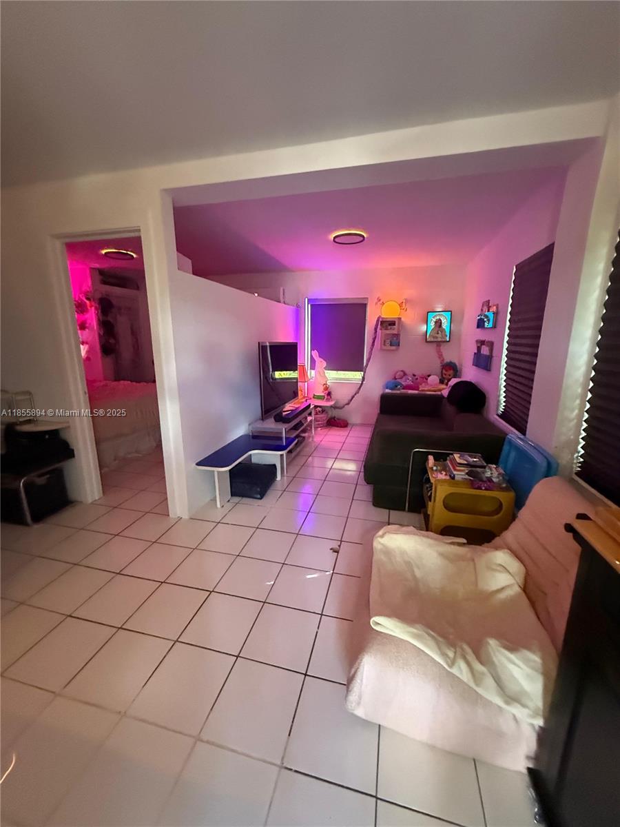 See details / 1183 sq. ft. $ 2025-08-09 0 Photo
