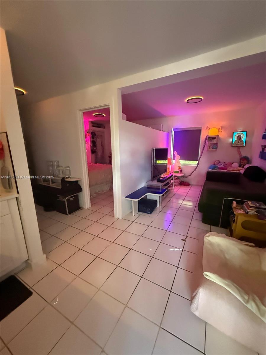 See details / 1183 sq. ft. $ 2025-08-09 0 Photo