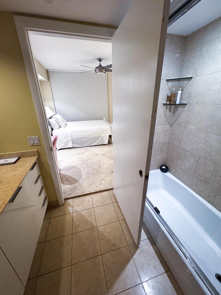 Photo of 18911 Collins Avenue #506, Sunny Isles Beach, Florida, 33160 - IMG_0899