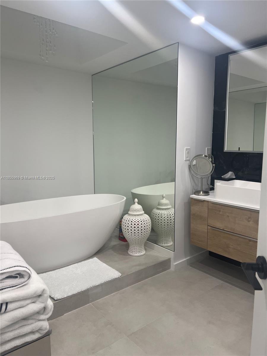 Photo of 20191 Country Club Dr  #1510, Aventura, Florida, 33180 - 