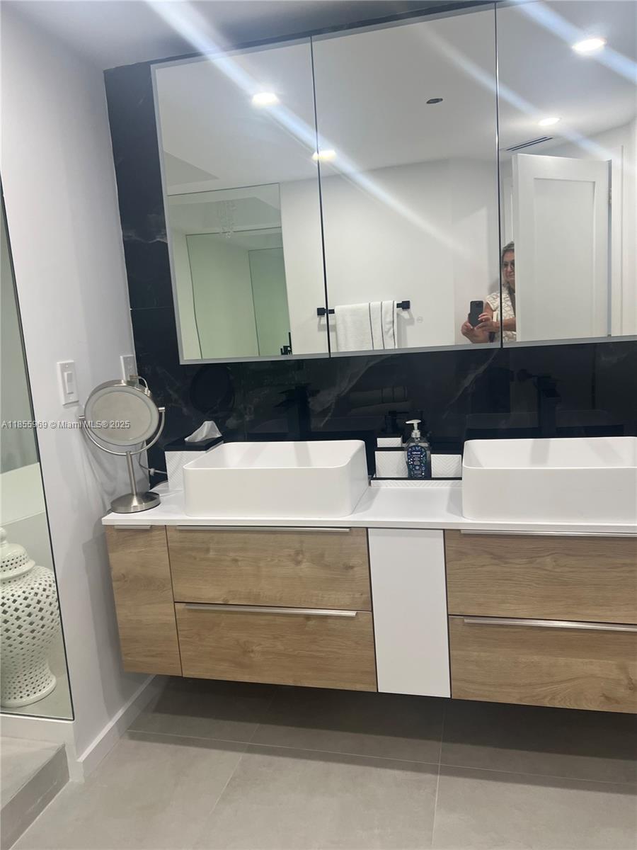 Photo of 20191 Country Club Dr  #1510, Aventura, Florida, 33180 - 