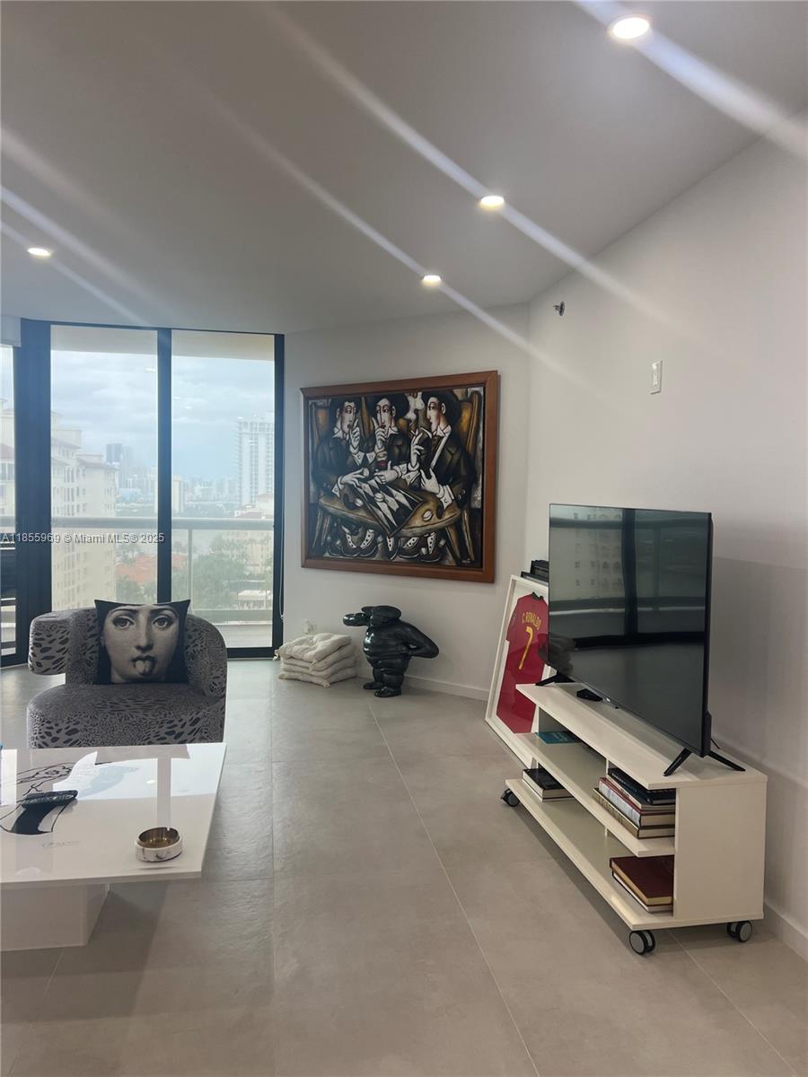 Photo of 20191 Country Club Dr  #1510, Aventura, Florida, 33180 - 