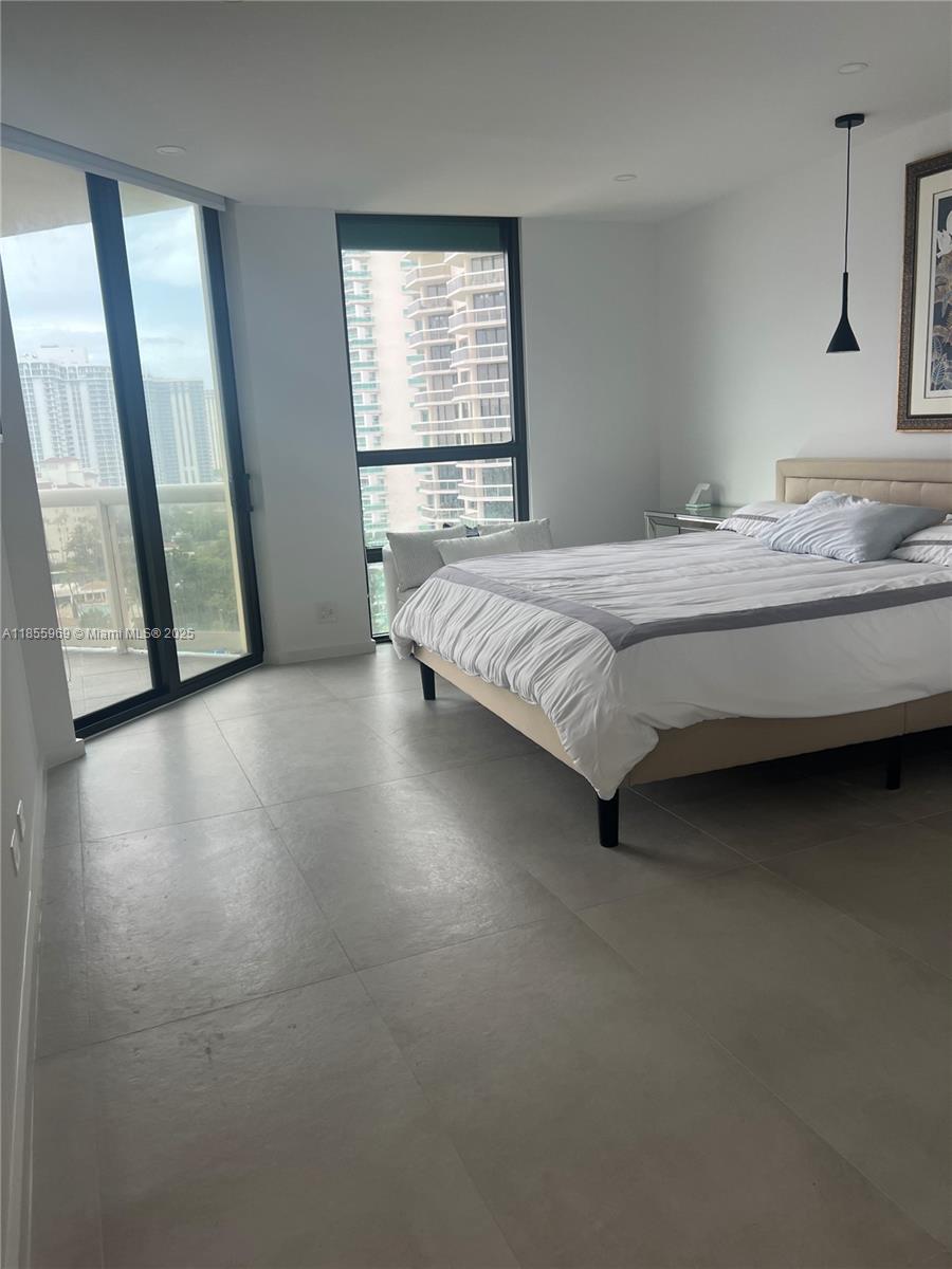 Photo of 20191 Country Club Dr  #1510, Aventura, Florida, 33180 - 