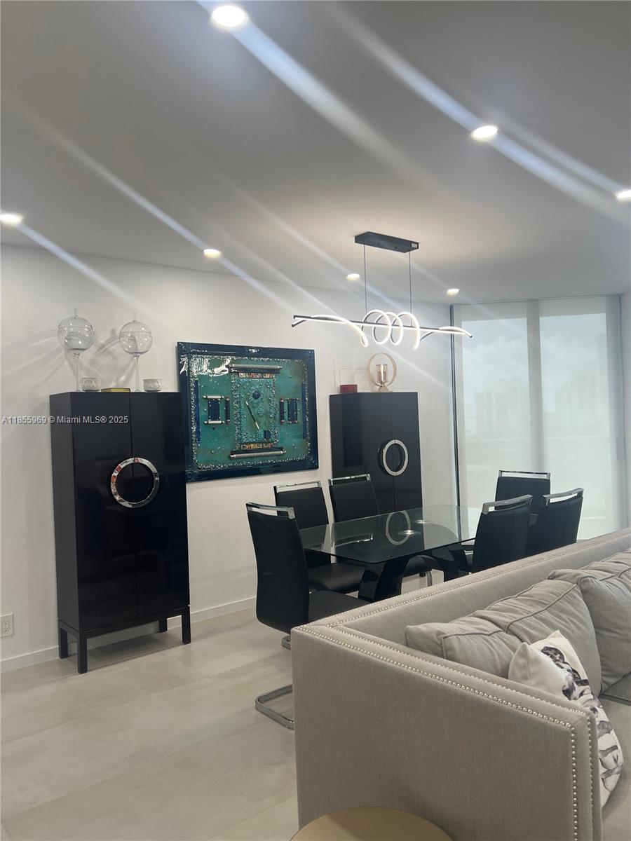Photo of 20191 Country Club Dr  #1510, Aventura, Florida, 33180 - 