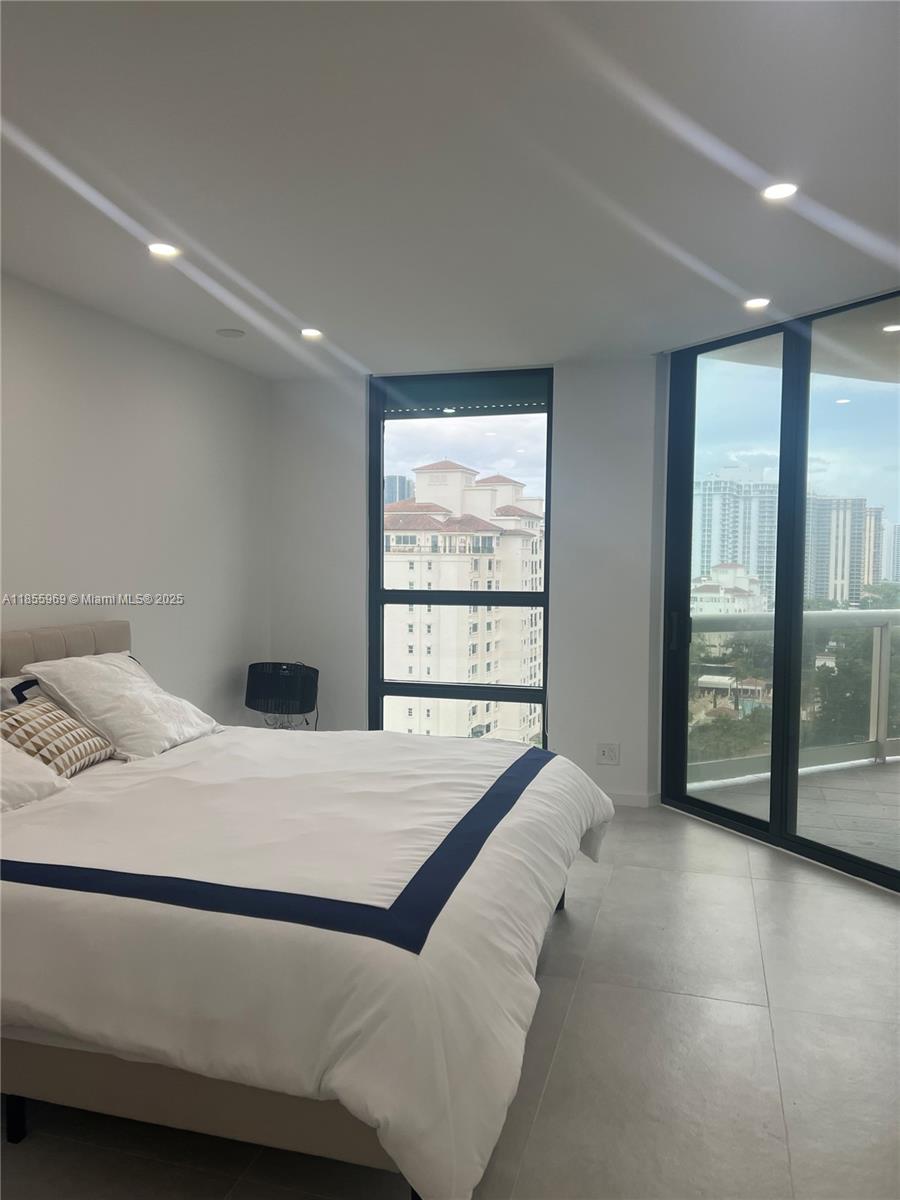 Photo of 20191 Country Club Dr  #1510, Aventura, Florida, 33180 - 