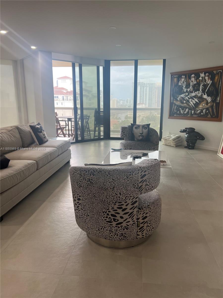 Photo of 20191 Country Club Dr  #1510, Aventura, Florida, 33180 - 