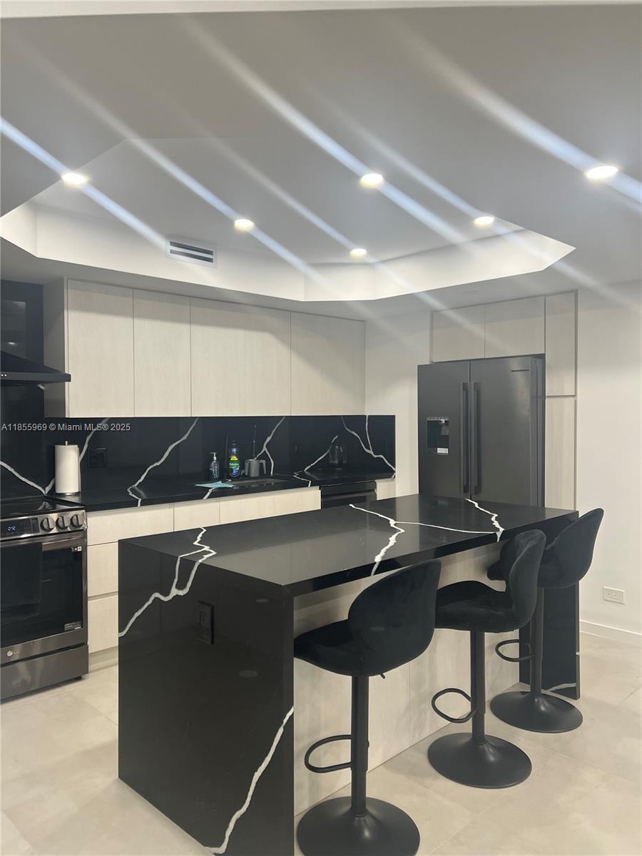 Photo of 20191 Country Club Dr  #1510, Aventura, Florida, 33180 - 