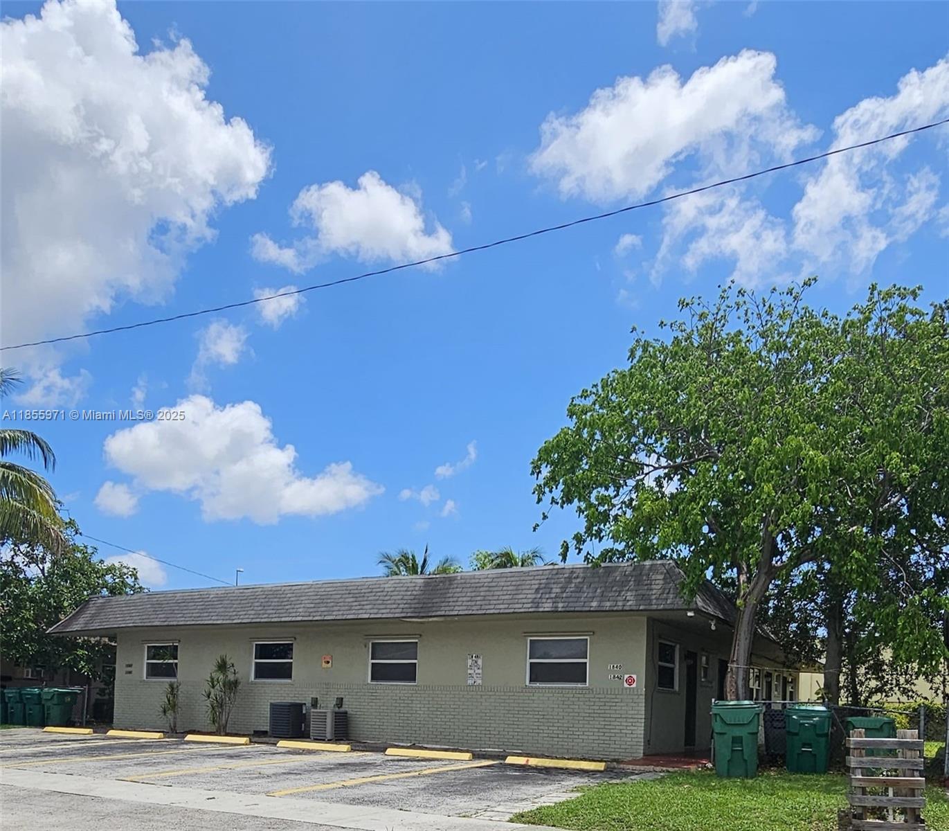 See details / 3212 sq. ft. $ 2025-08-09 0 Photo