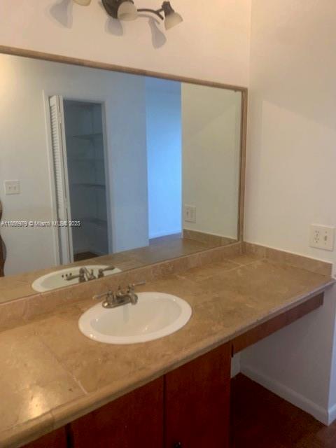 800 2 / 2 1284 sq. ft. $ 2025-08-10 0 Photo