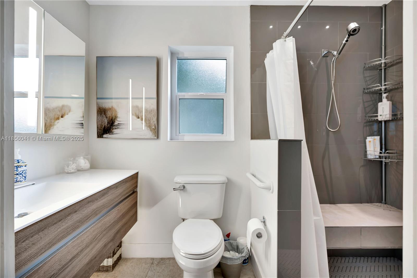 553 3 / 2 1189 sq. ft. $ 2025-09-11 0 Photo