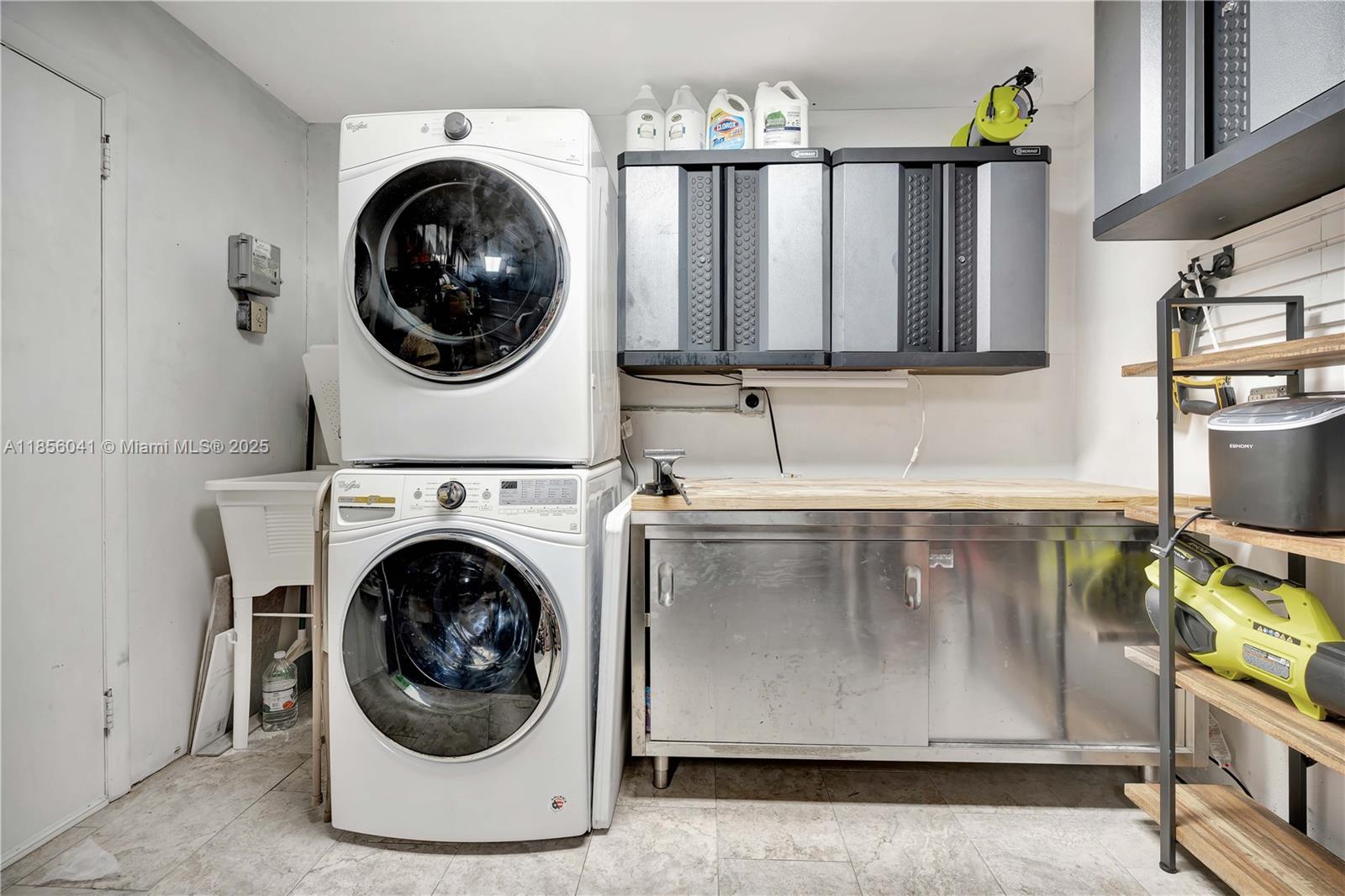 553 3 / 2 1189 sq. ft. $ 2025-09-11 0 Photo