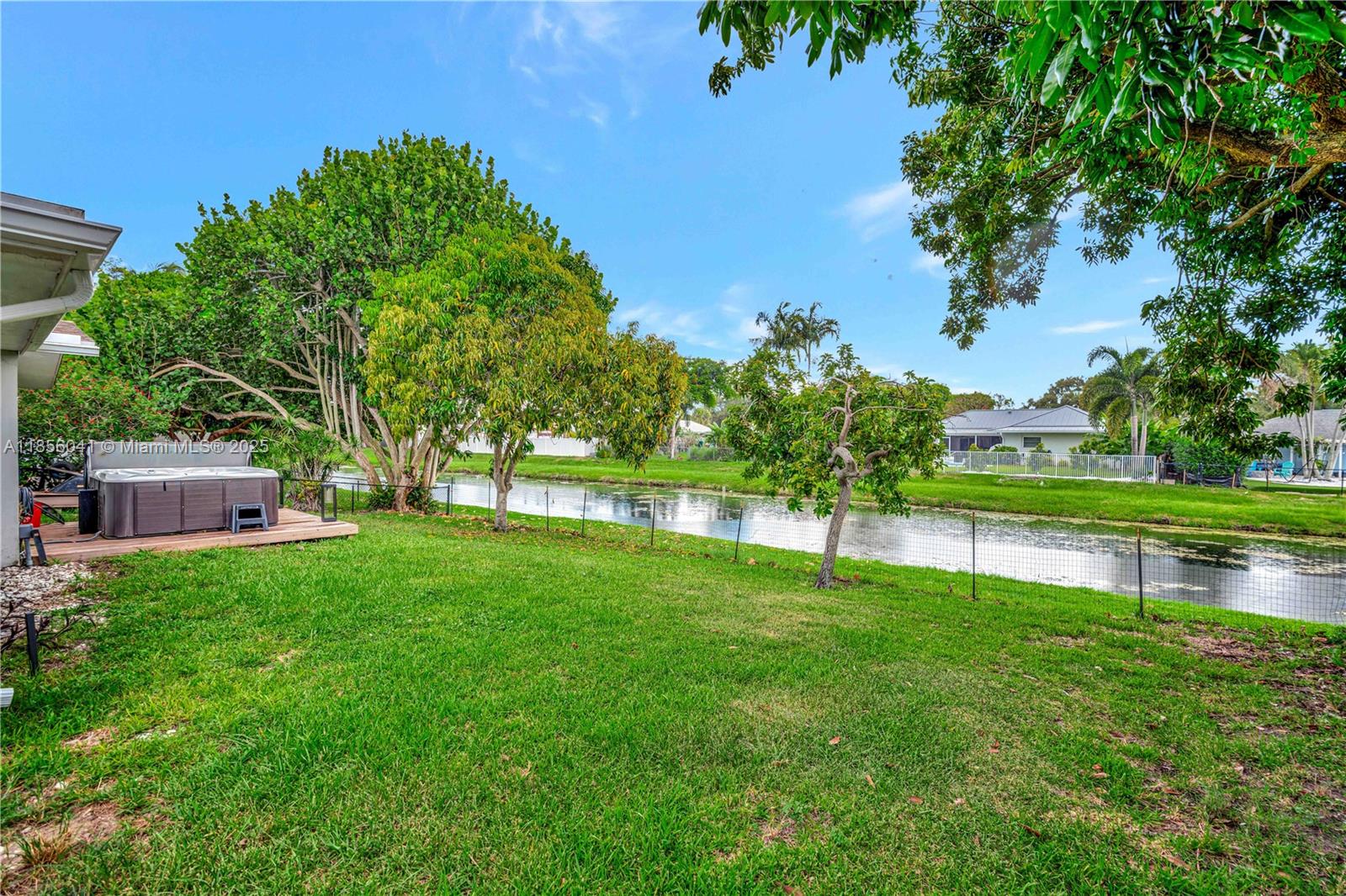 553 3 / 2 1189 sq. ft. $ 2025-09-11 0 Photo