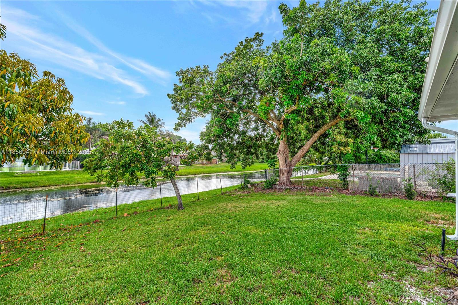 553 3 / 2 1189 sq. ft. $ 2025-09-11 0 Photo