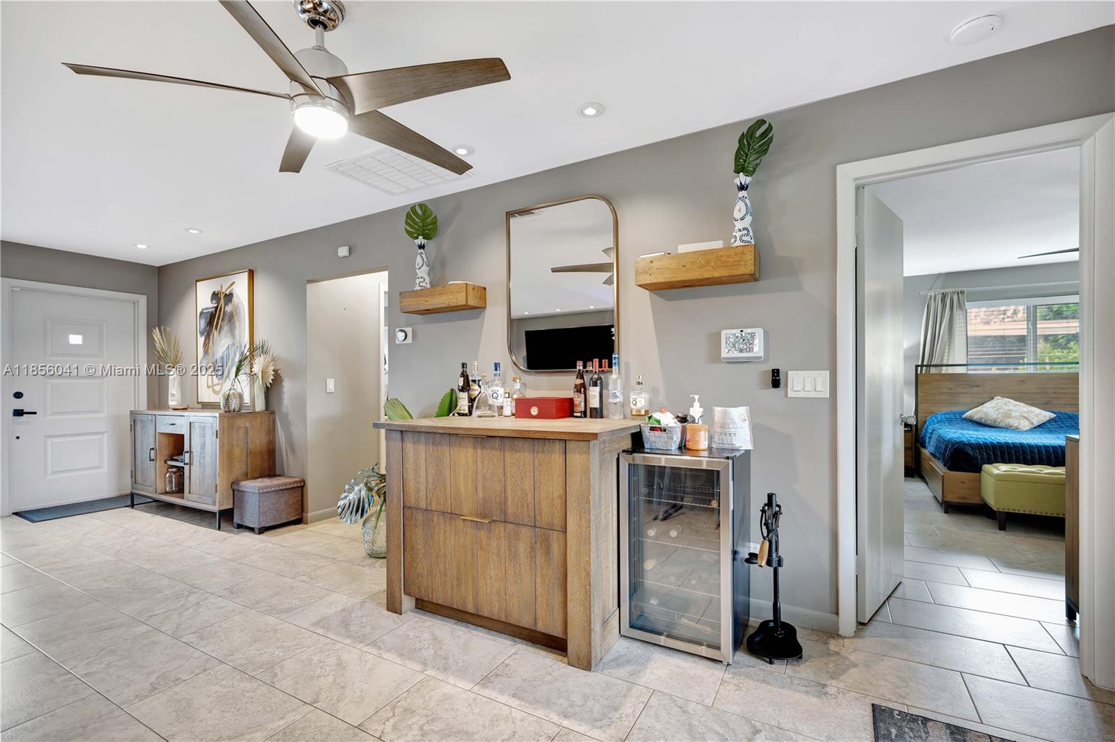 553 3 / 2 1189 sq. ft. $ 2025-09-11 0 Photo