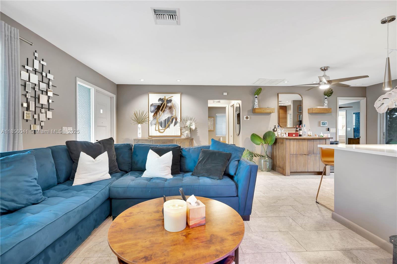 553 3 / 2 1189 sq. ft. $ 2025-09-11 0 Photo