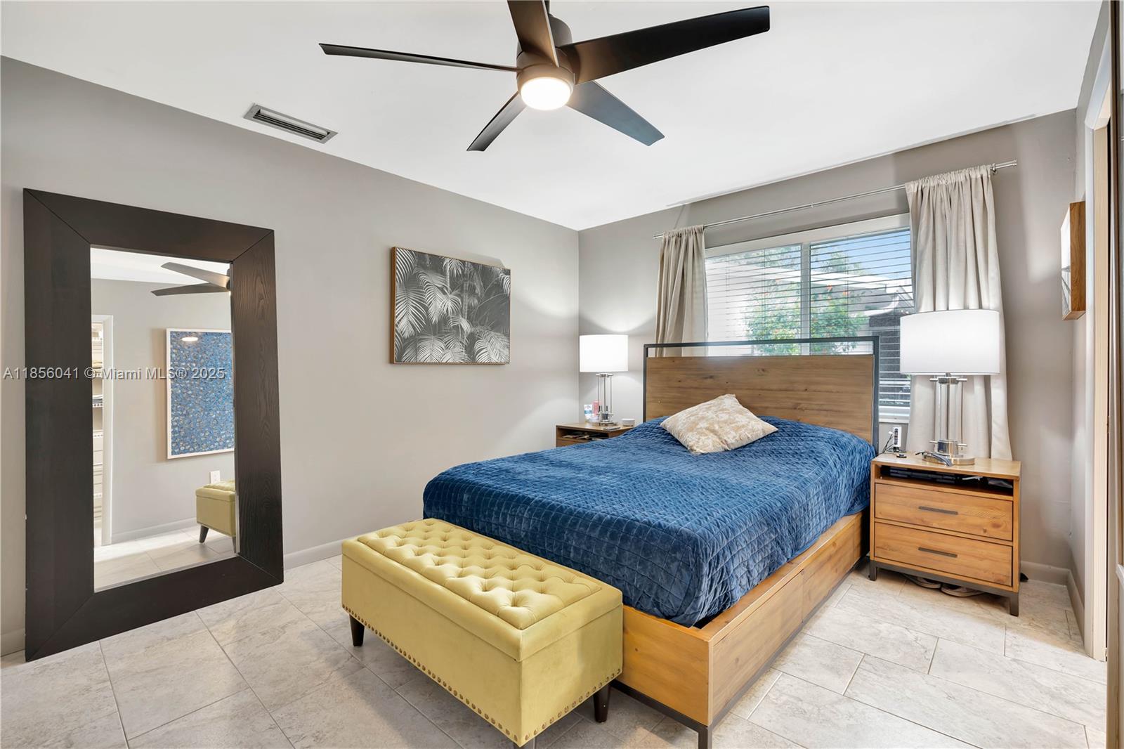 553 3 / 2 1189 sq. ft. $ 2025-09-11 0 Photo