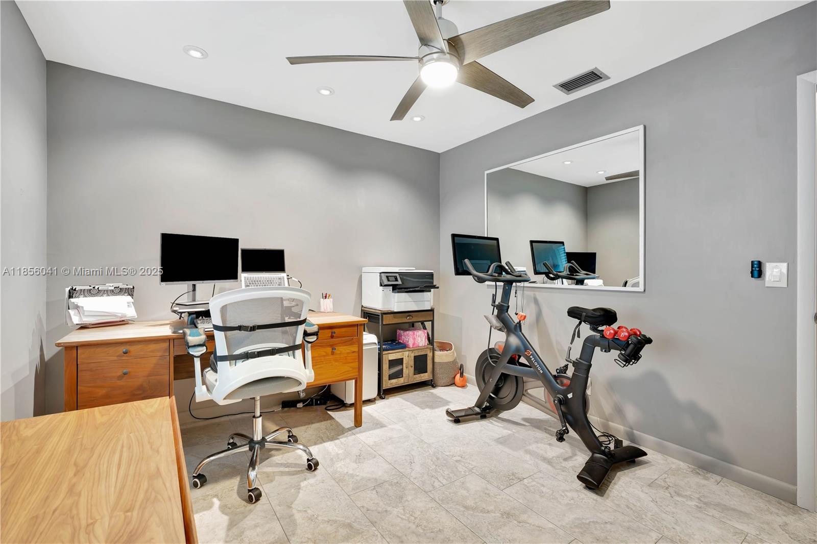 553 3 / 2 1189 sq. ft. $ 2025-09-11 0 Photo