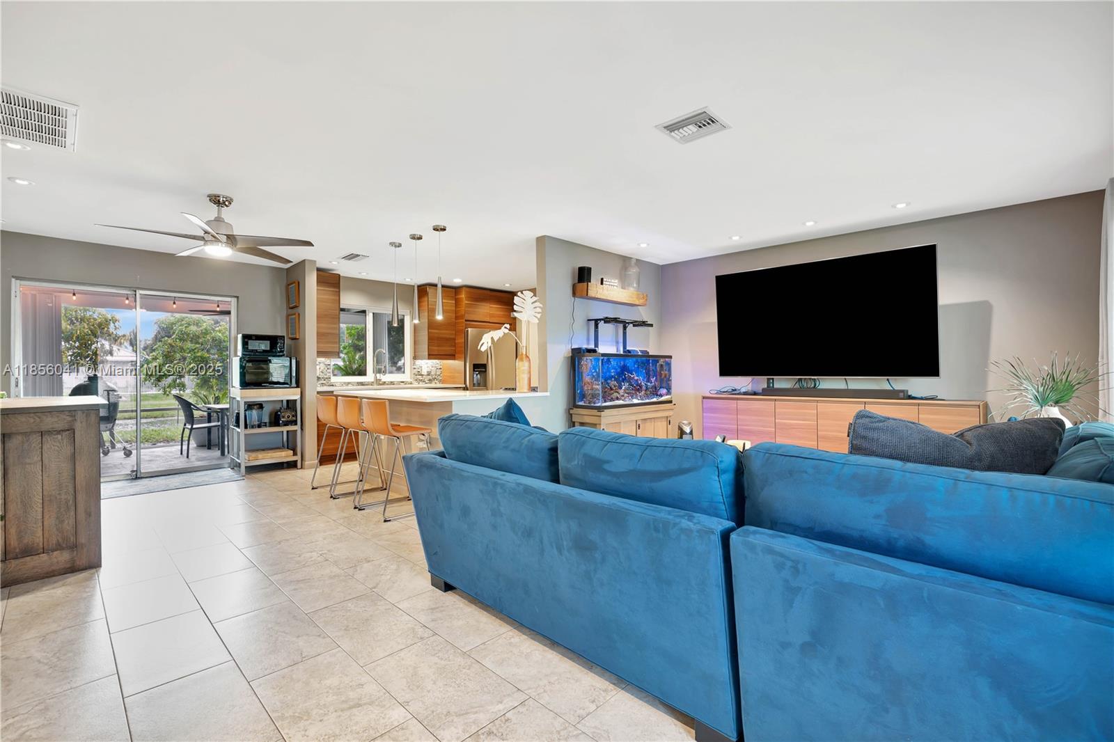 553 3 / 2 1189 sq. ft. $ 2025-09-11 0 Photo