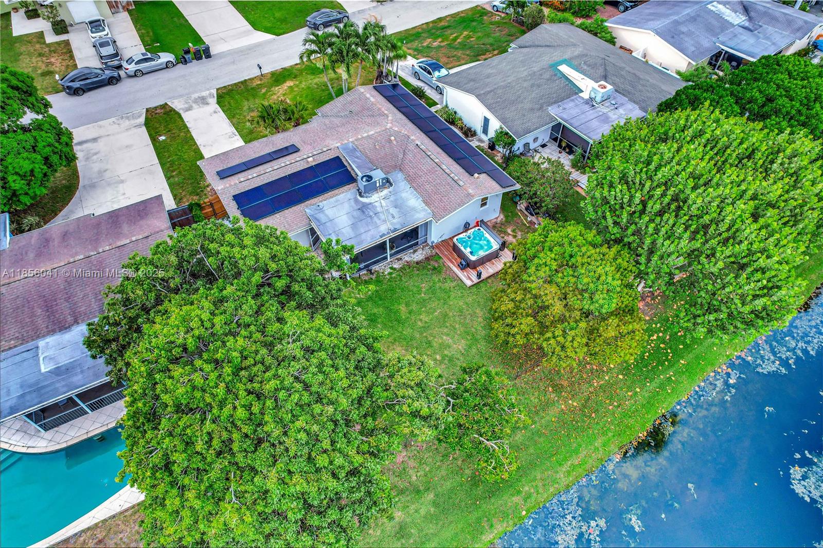 553 3 / 2 1189 sq. ft. $ 2025-09-11 0 Photo