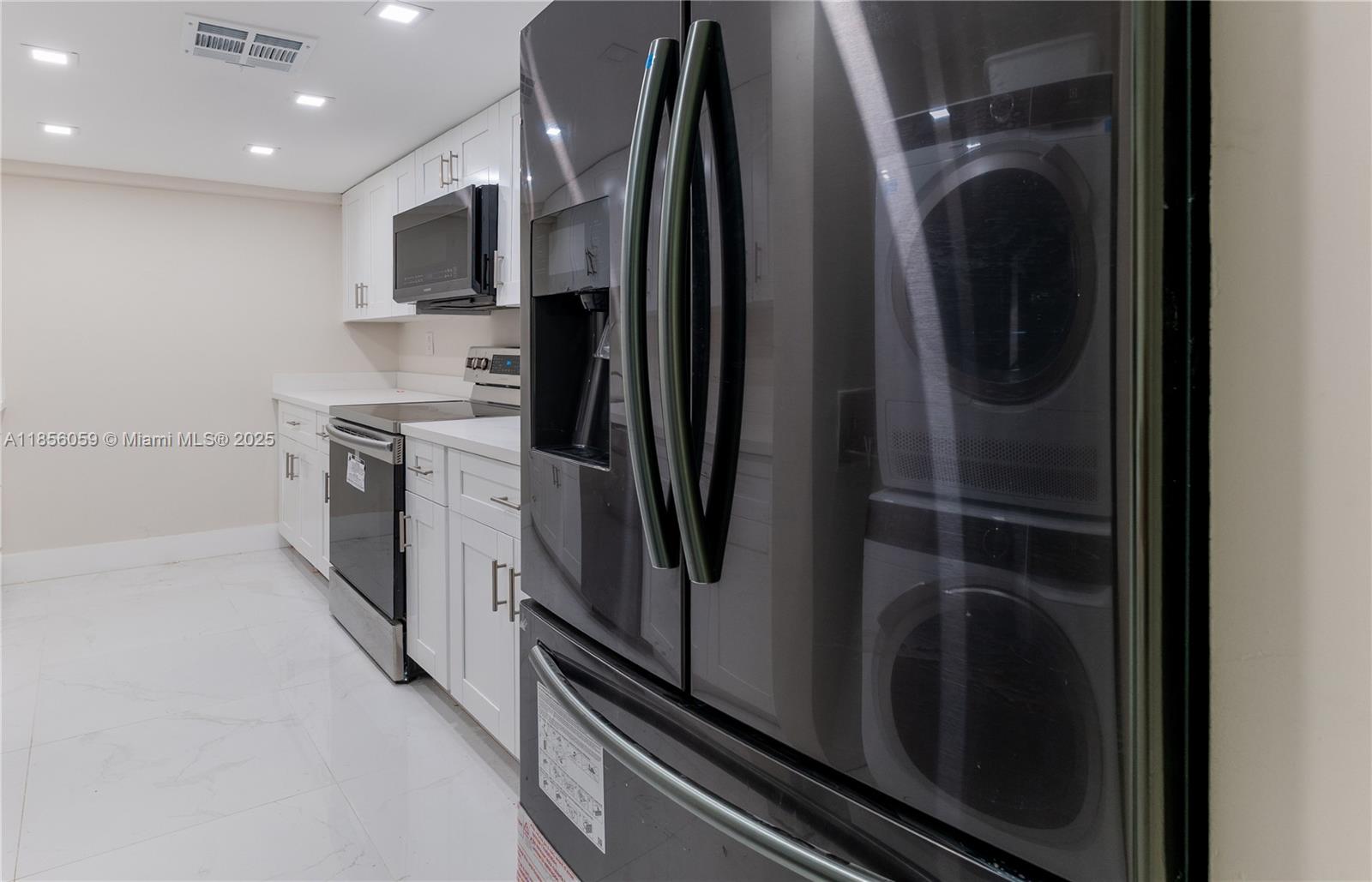 510 2 / 2 1840 sq. ft. $ 2025-08-10 0 foto