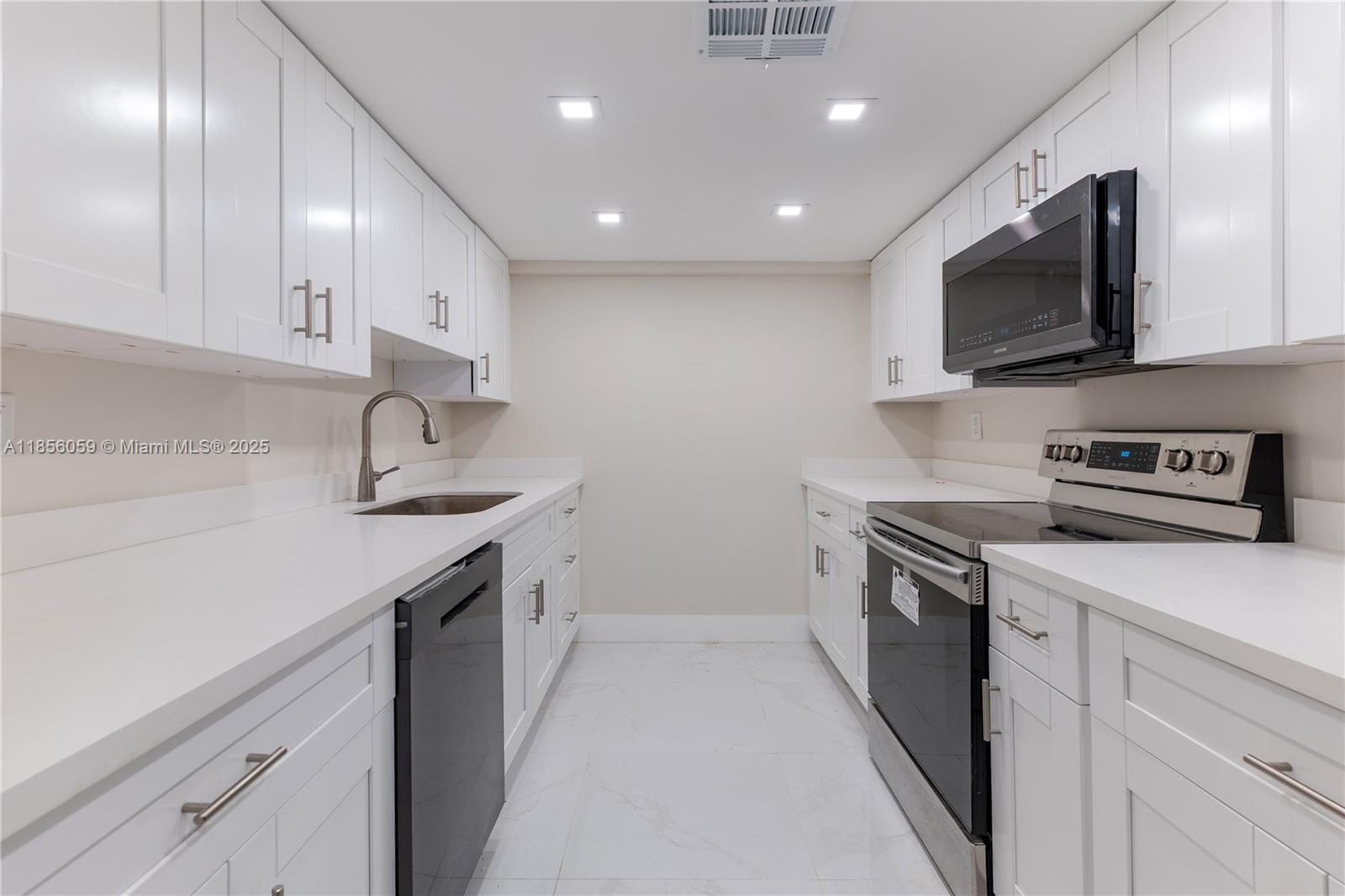 510 2 / 2 1840 sq. ft. $ 2025-08-10 0 foto