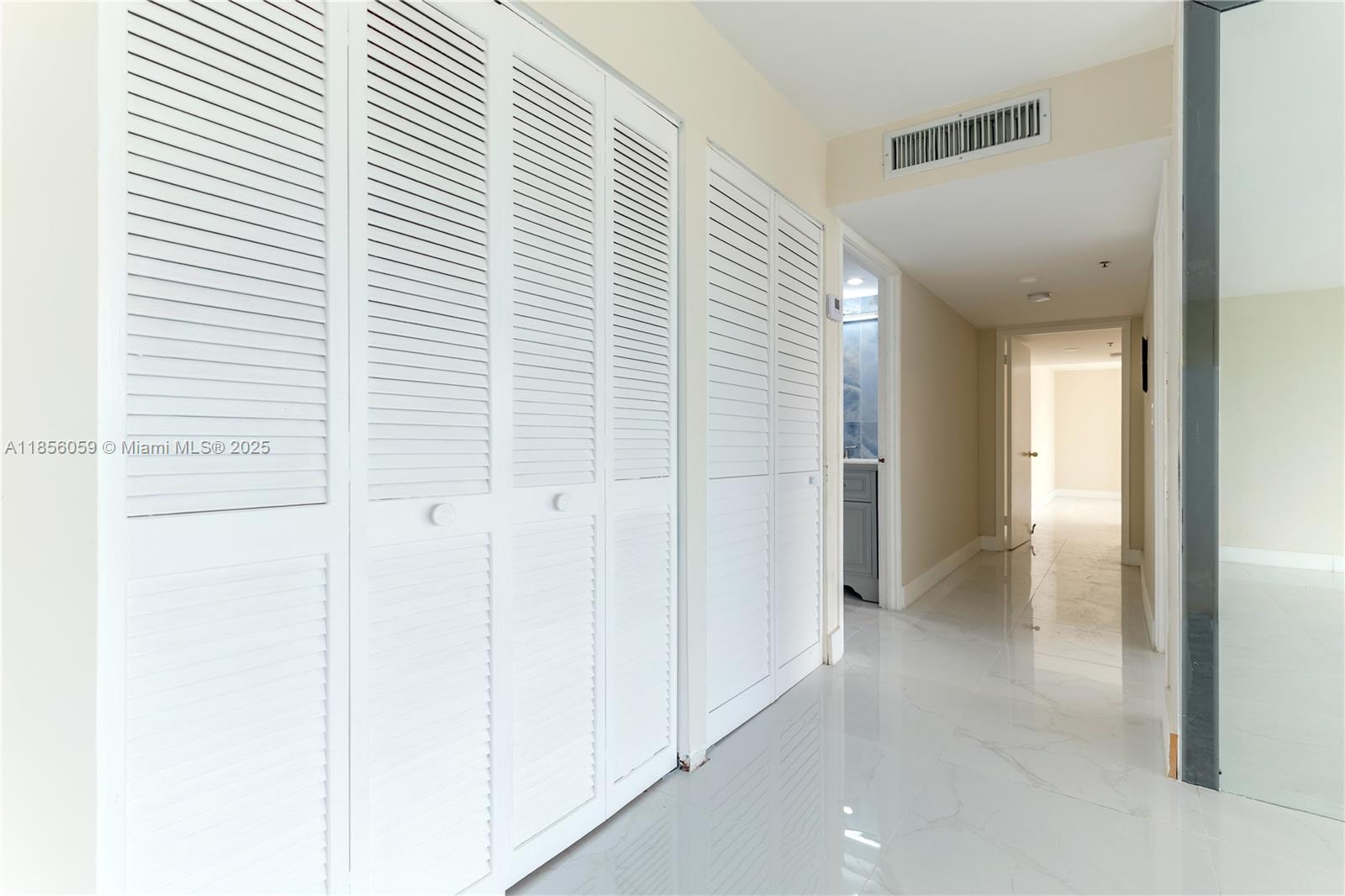 510 2 / 2 1840 sq. ft. $ 2025-08-10 0 foto