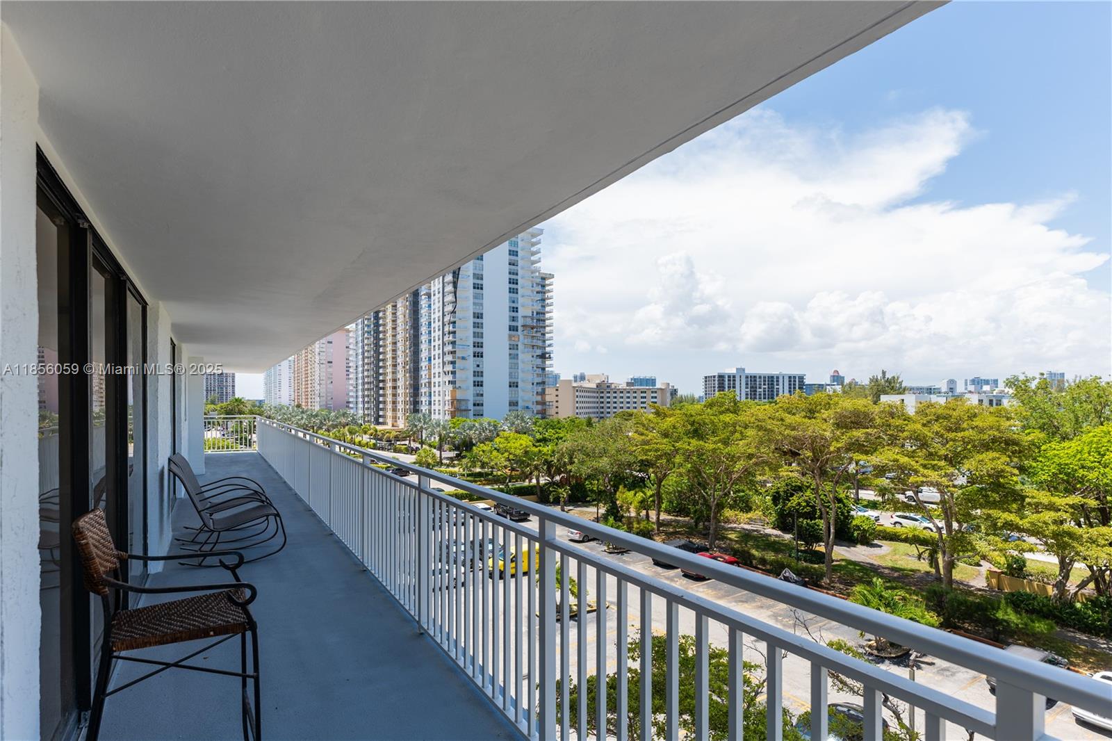 510 2 / 2 1840 sq. ft. $ 2025-08-10 0 foto