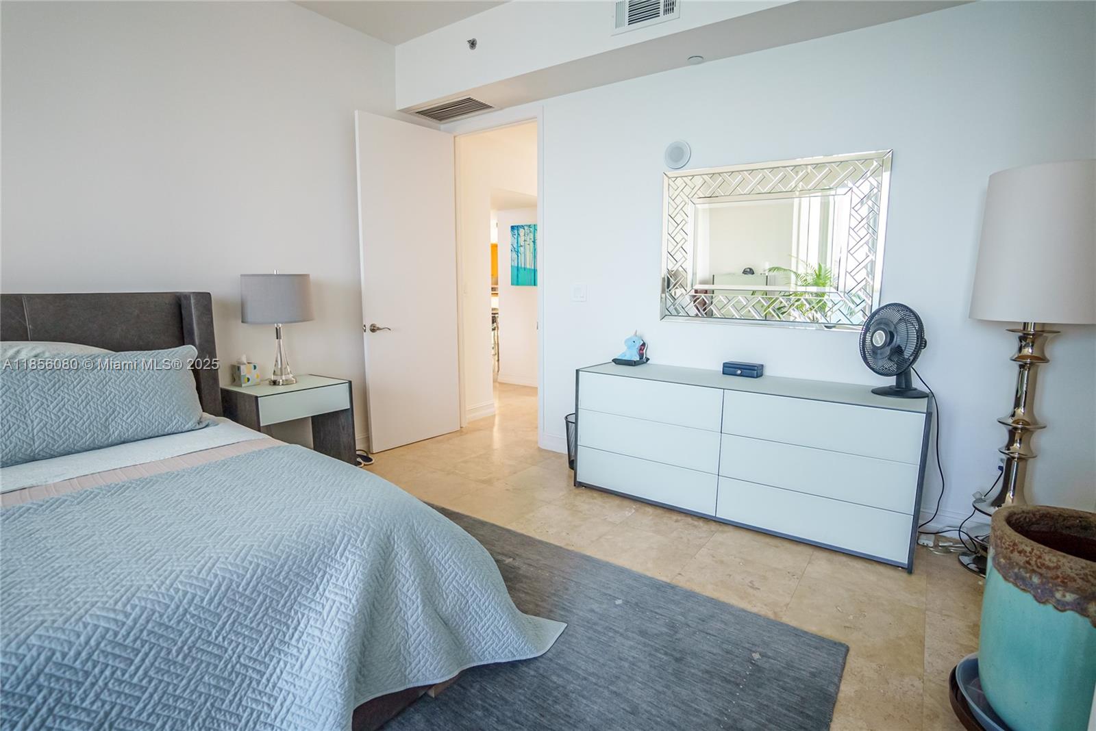 1104 3 / 4 2327 sq. ft. $ 2025-08-10 0 Photo