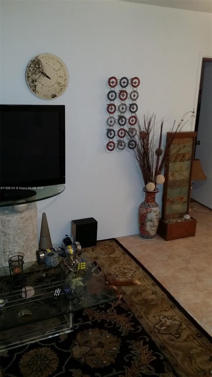 Ver detalles 1601E 1 / 1 801 sq. ft. $ 2025-08-10 0 foto