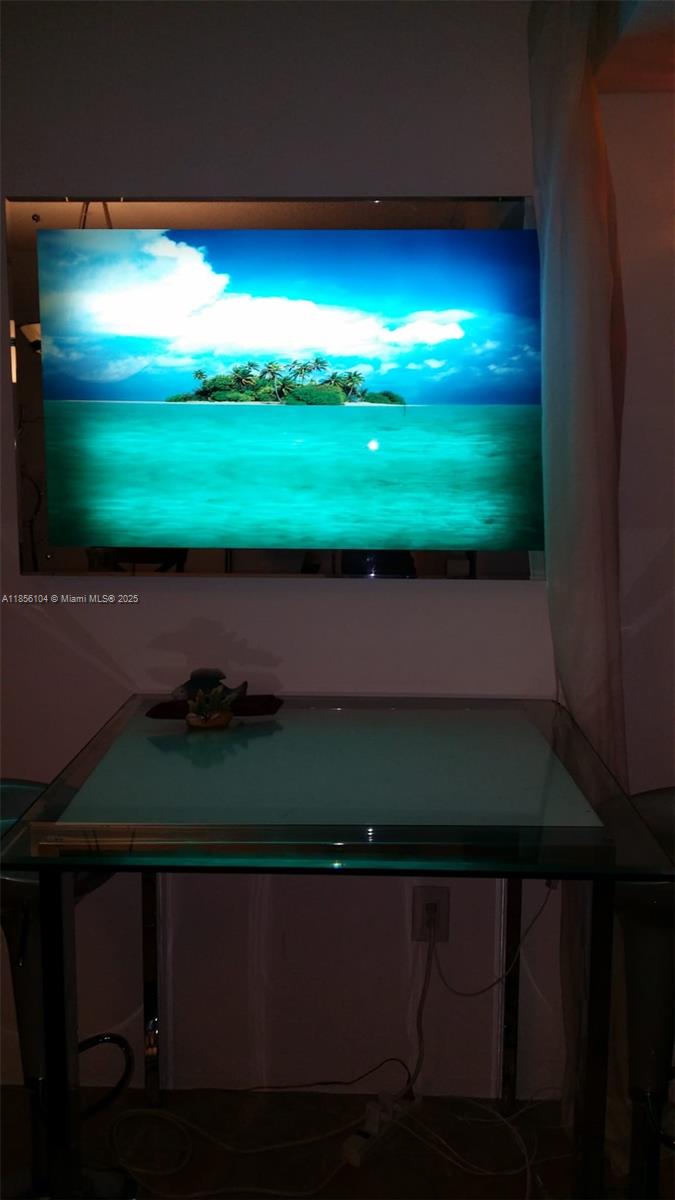 Ver detalles 1601E 1 / 1 801 sq. ft. $ 2025-08-10 0 foto