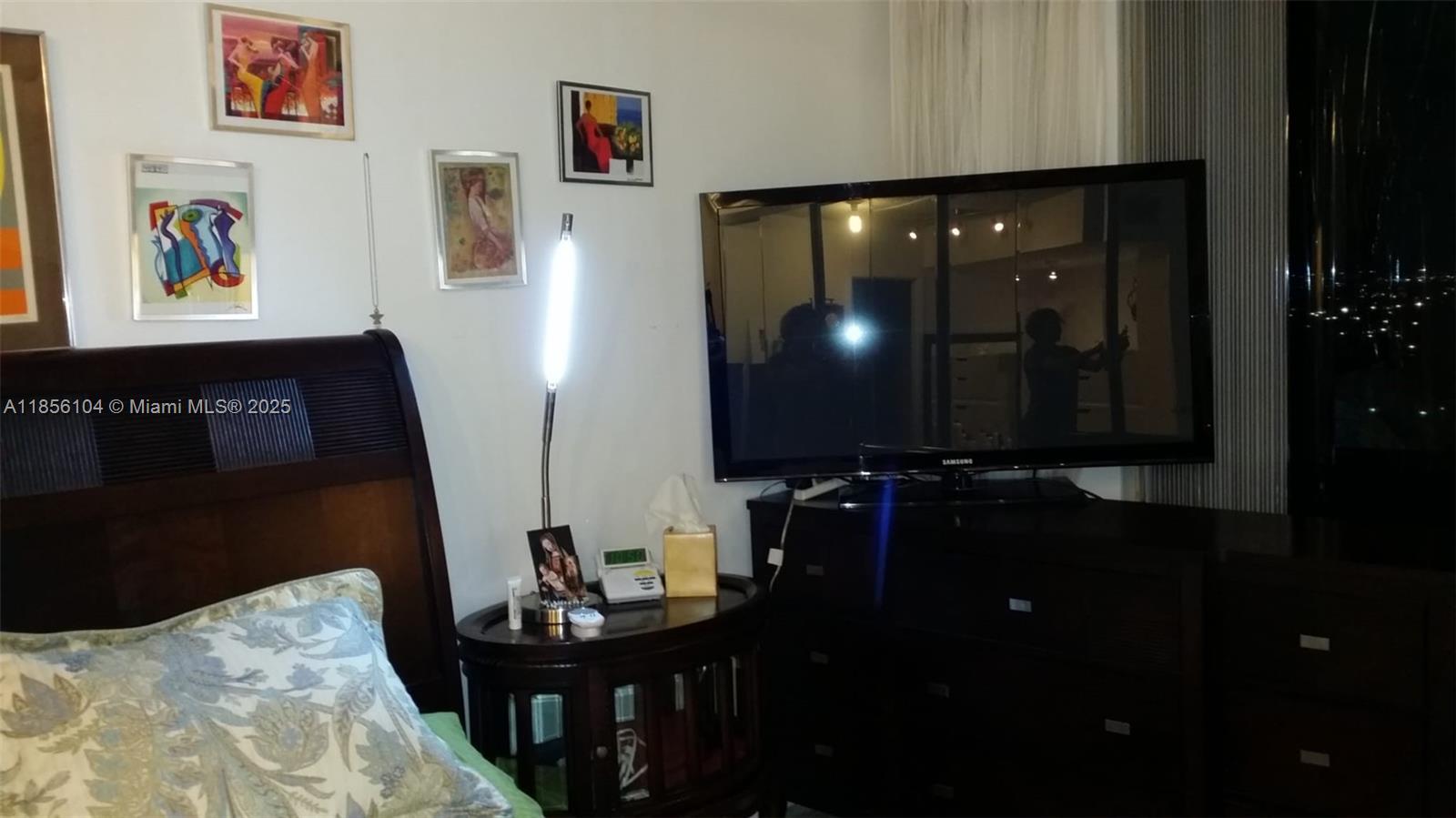 Ver detalles 1601E 1 / 1 801 sq. ft. $ 2025-08-10 0 foto