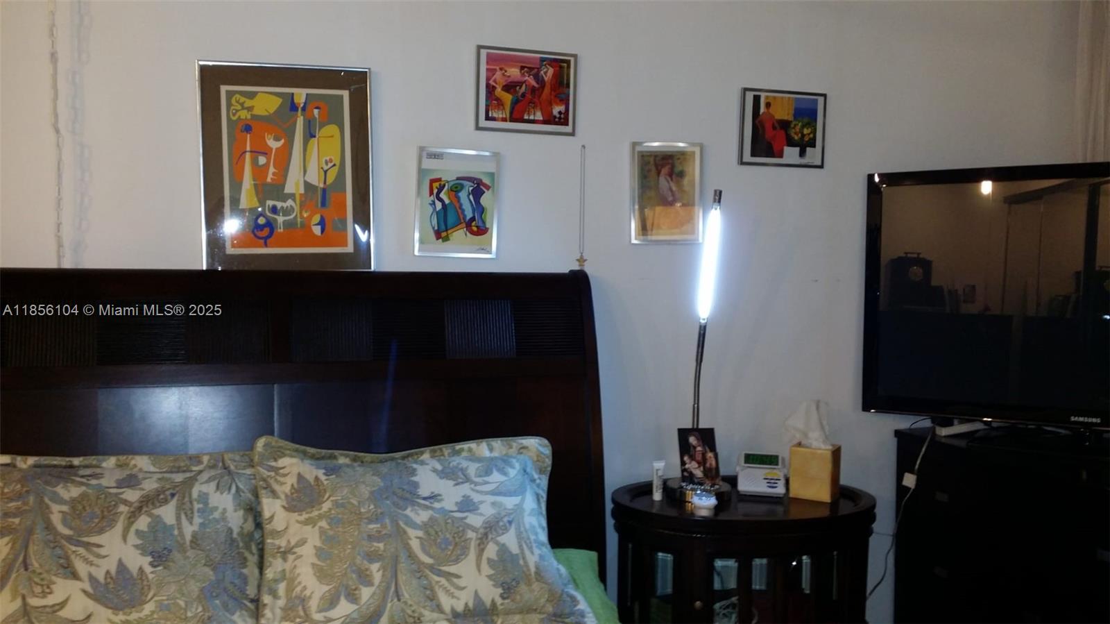 Ver detalles 1601E 1 / 1 801 sq. ft. $ 2025-08-10 0 foto